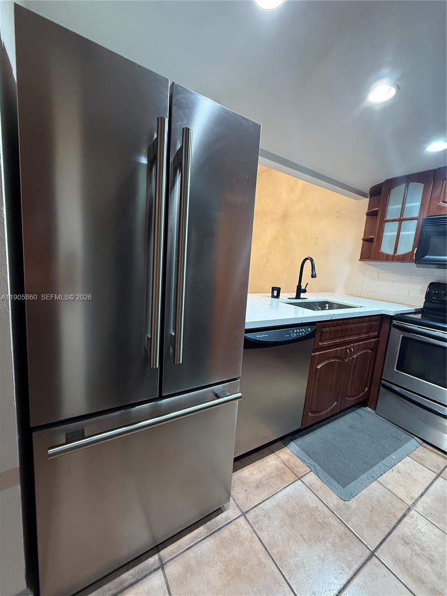 540 Brickell Key Dr #212, Miami FL 33131