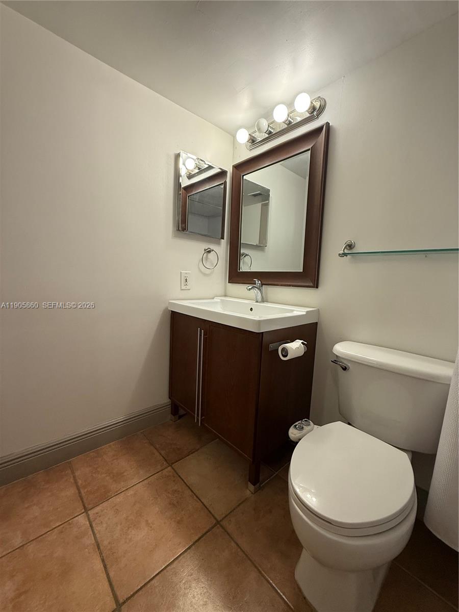 540 Brickell Key Dr #212, Miami FL 33131