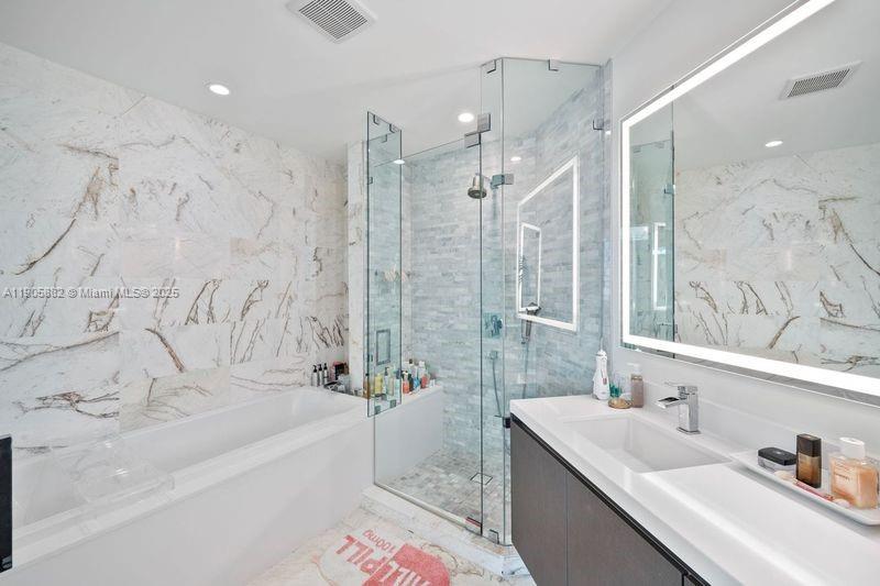 851 NE 1st Ave #3910, Miami FL 33132