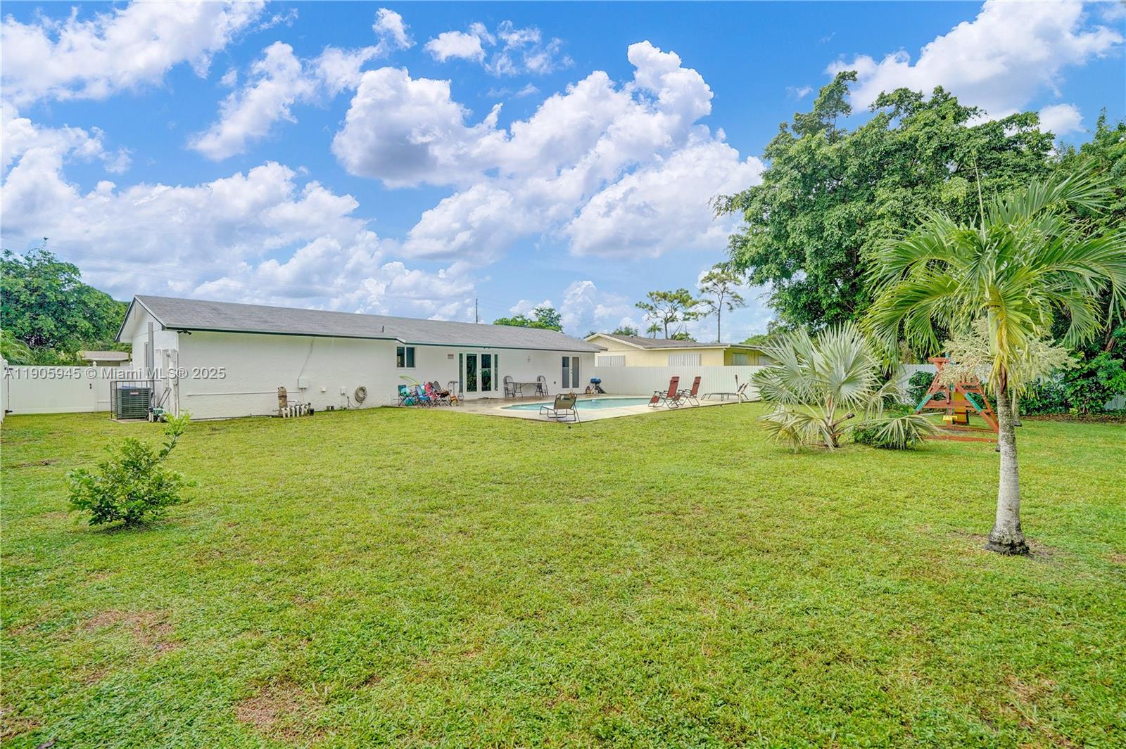 17000 NW 18th Ave, Miami Gardens FL 33056