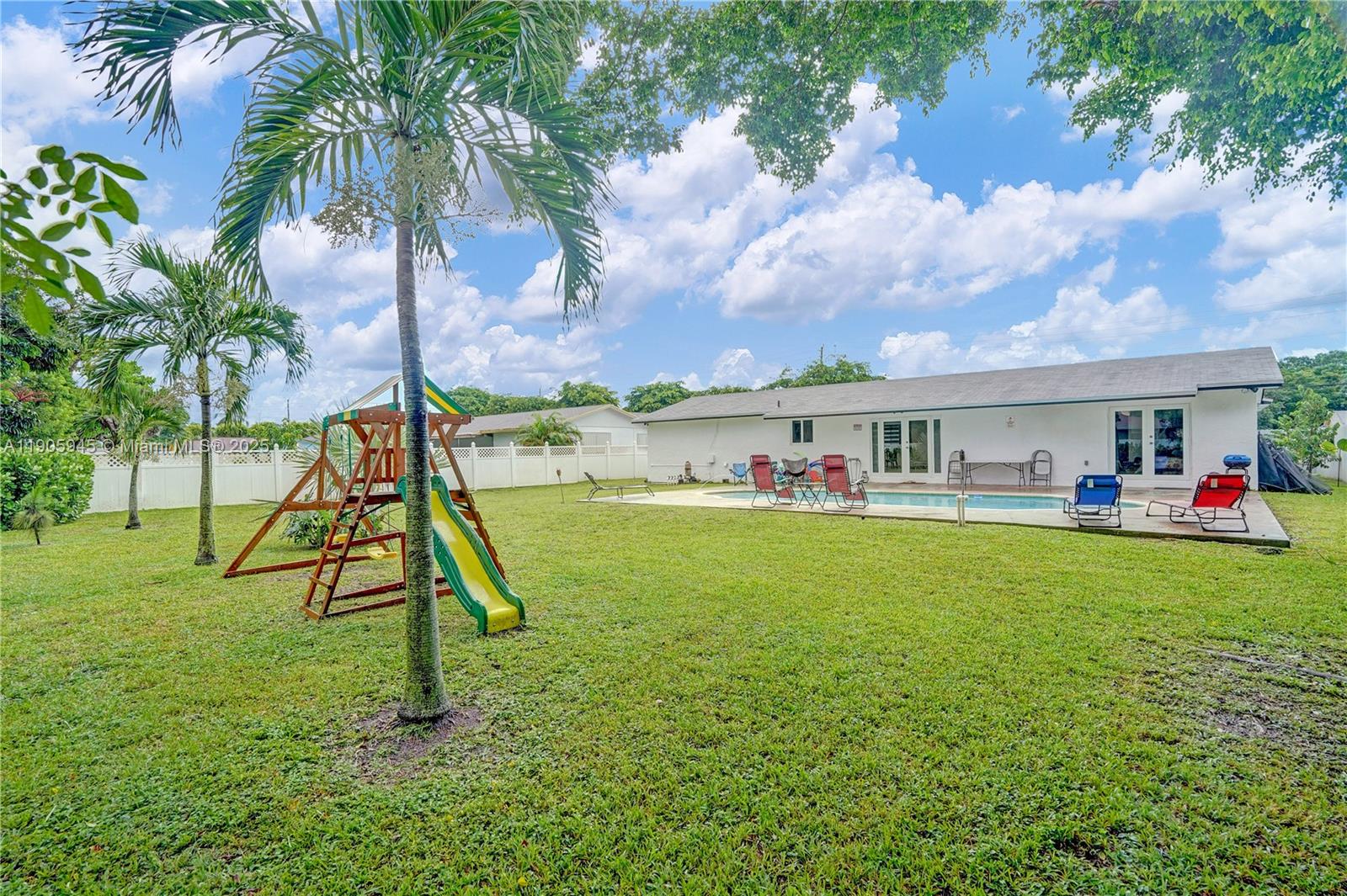 17000 NW 18th Ave, Miami Gardens FL 33056