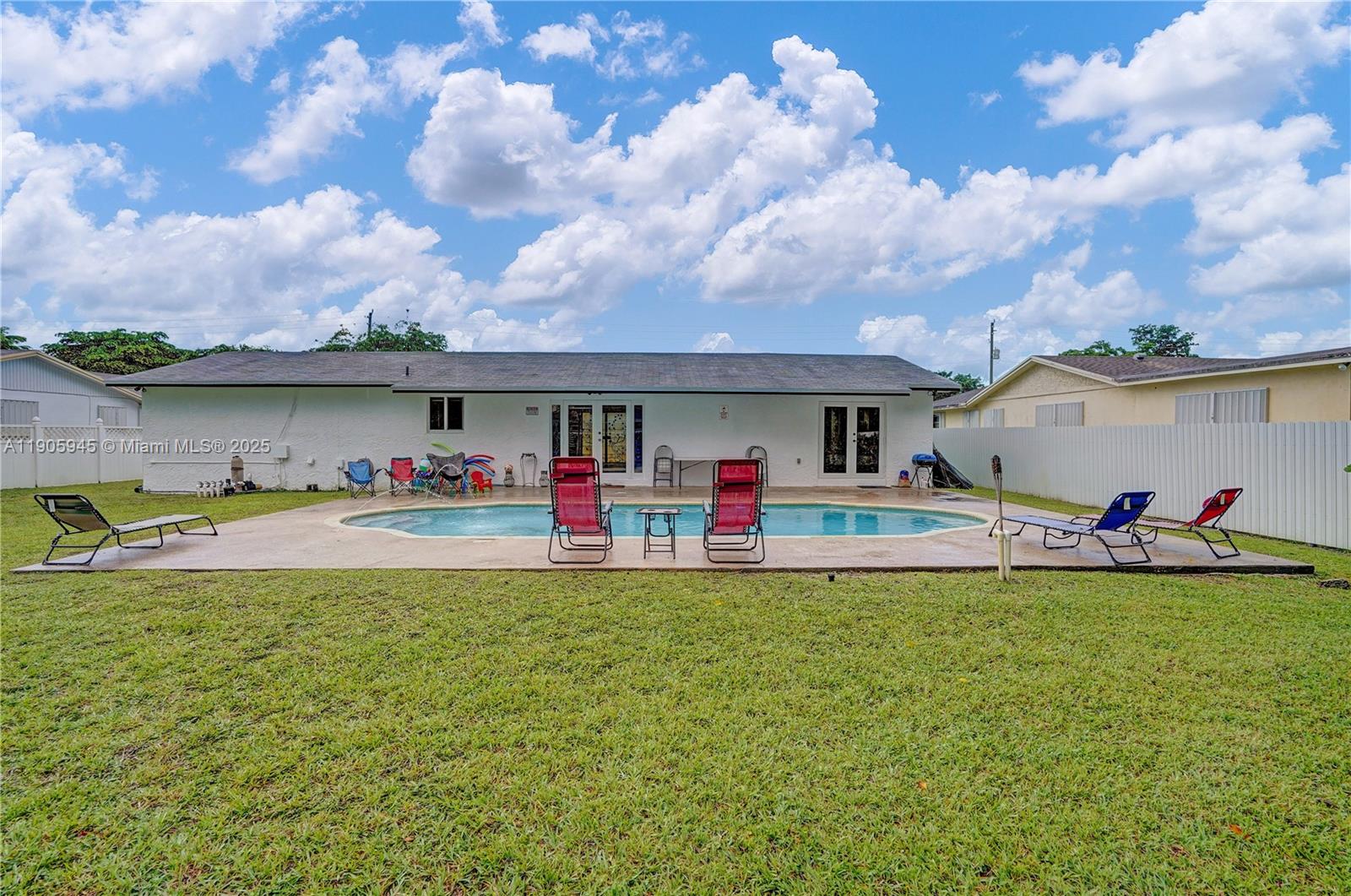 17000 NW 18th Ave, Miami Gardens FL 33056