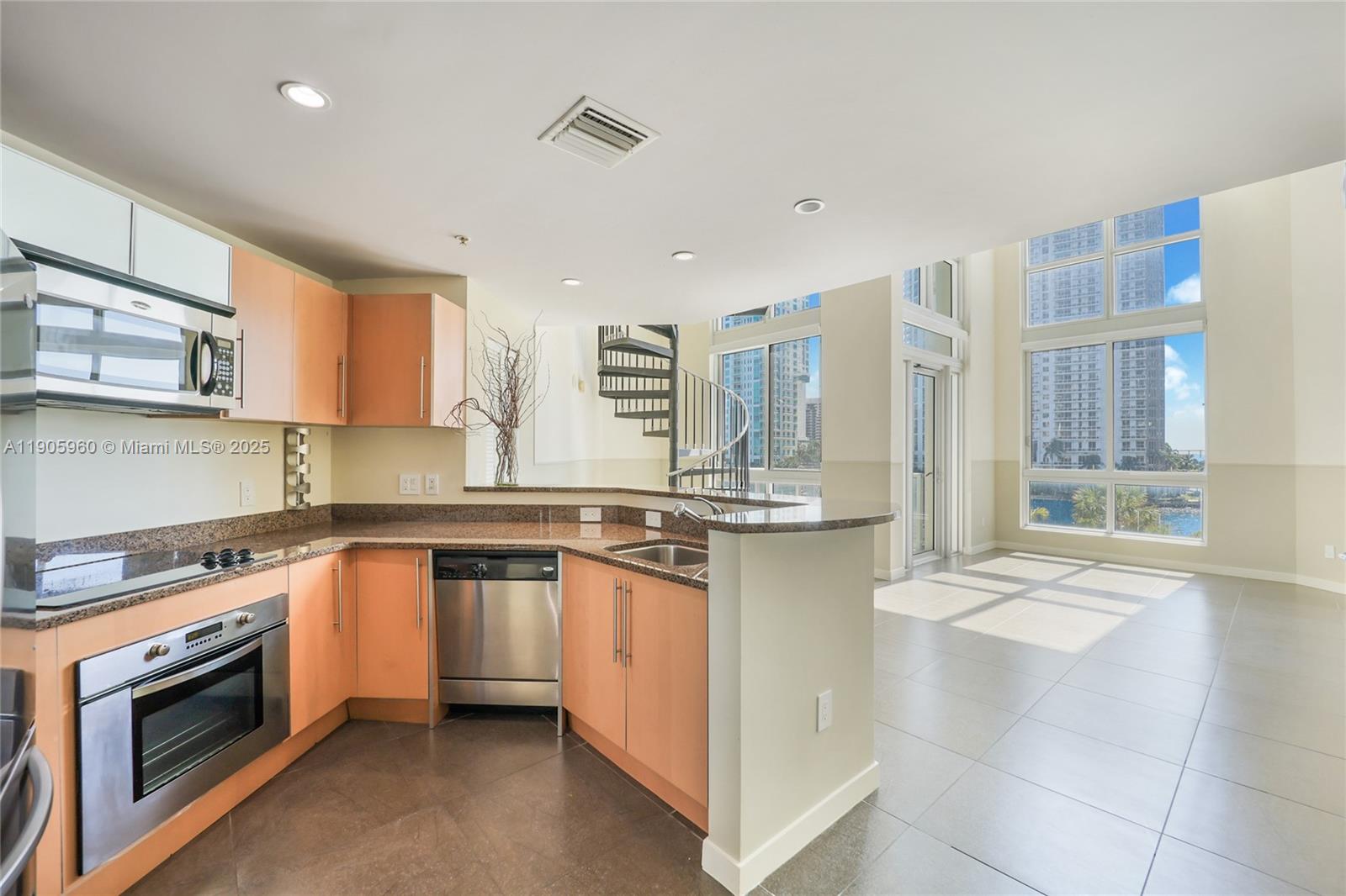300 S Biscayne Blvd #L-414, Miami FL 33131