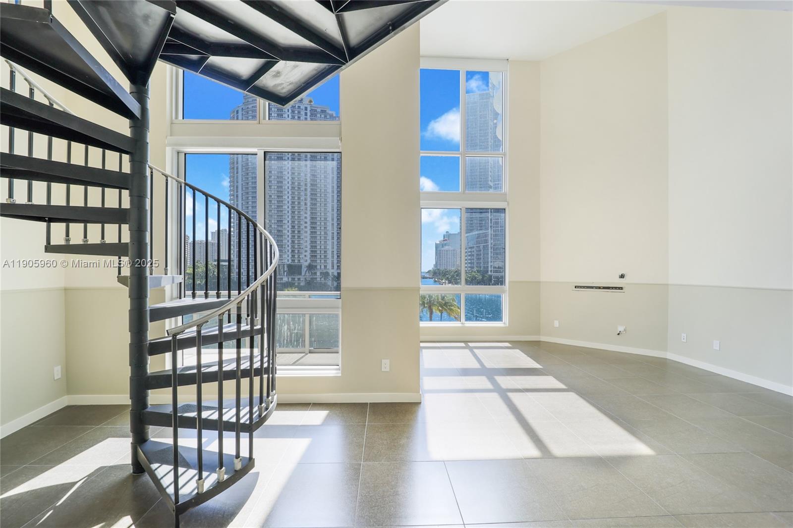 300 S Biscayne Blvd #L-414, Miami FL 33131