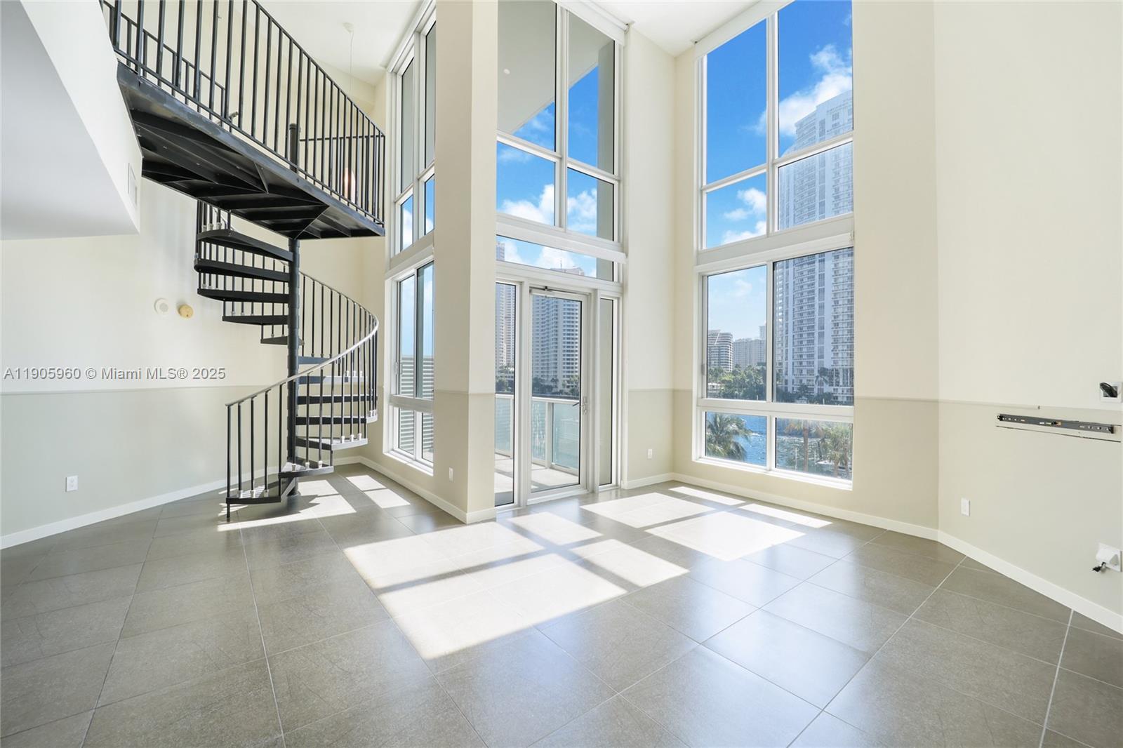 300 S Biscayne Blvd #L-414, Miami FL 33131