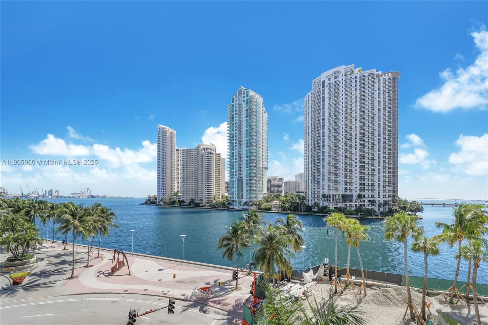 300 S Biscayne Blvd #L-414, Miami FL 33131