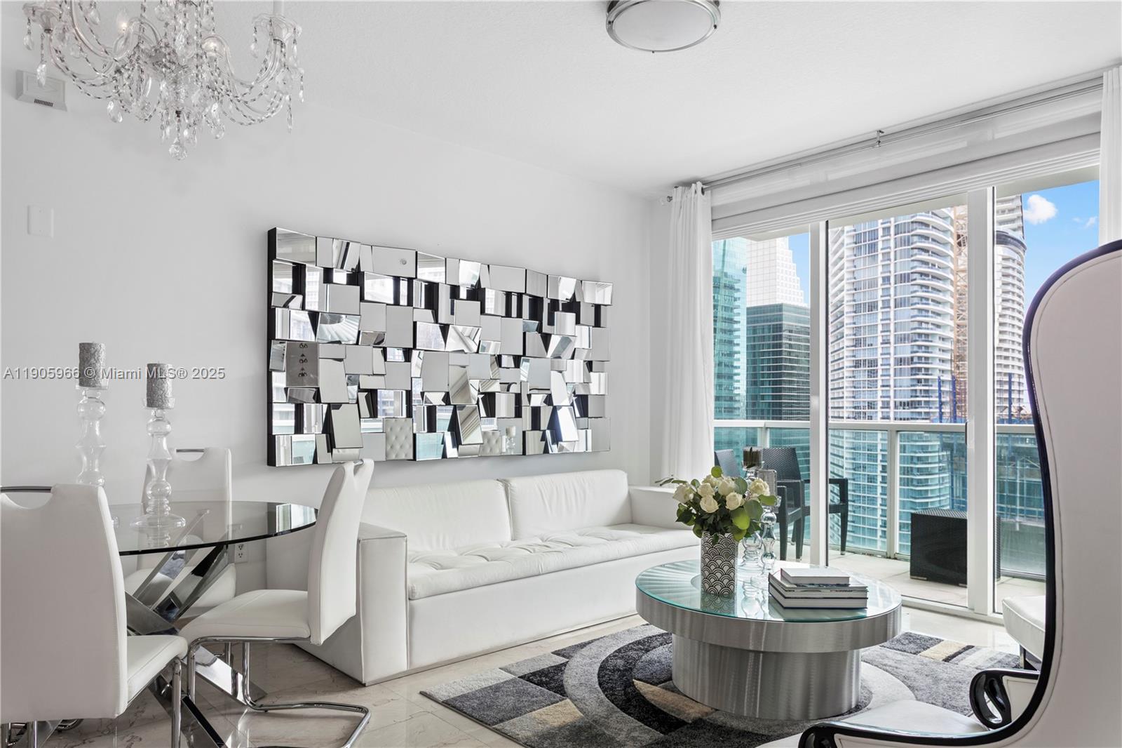 31 SE 5th St #4018, Miami FL 33131