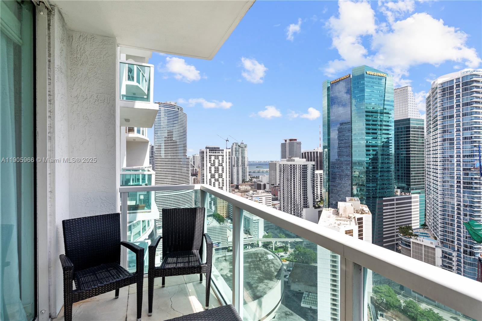 31 SE 5th St #4018, Miami FL 33131