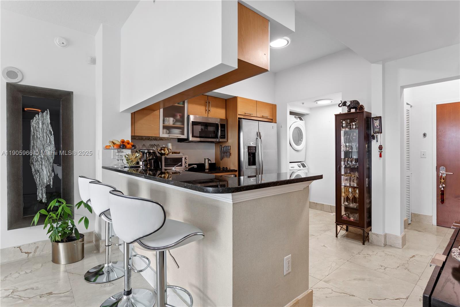 31 SE 5th St #4018, Miami FL 33131