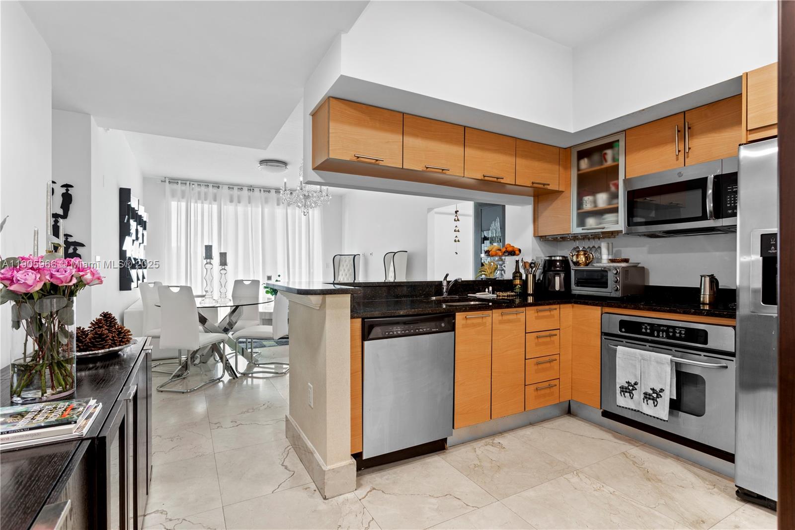 31 SE 5th St #4018, Miami FL 33131
