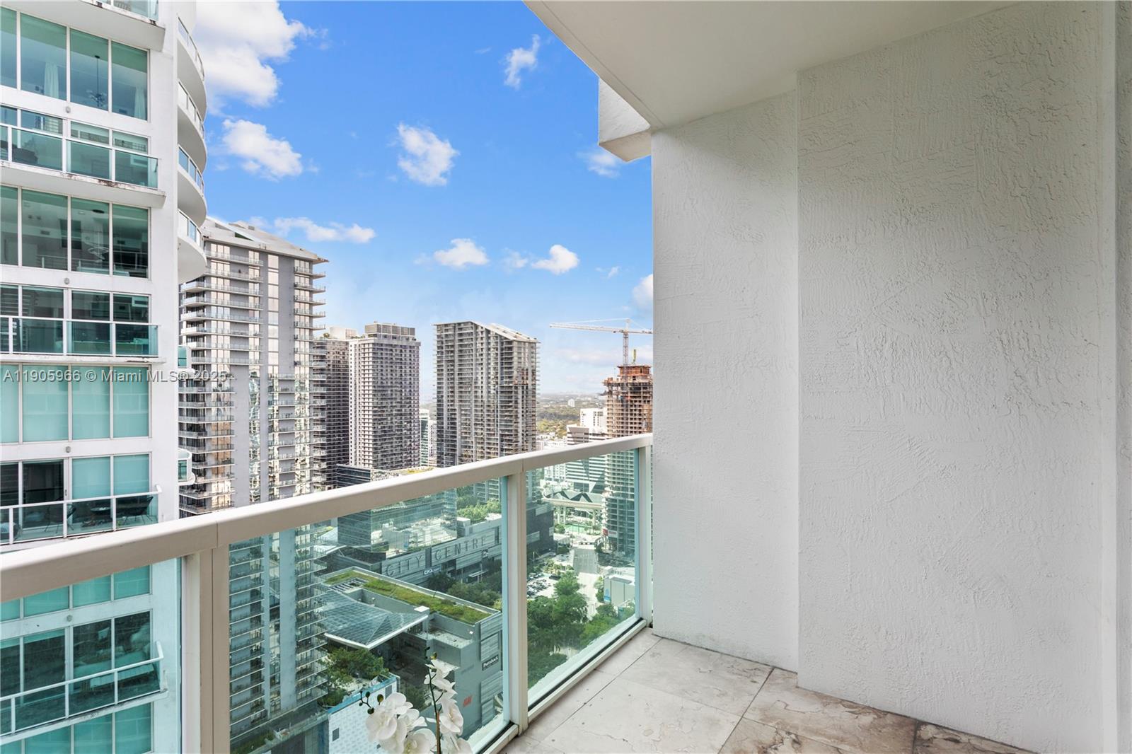 31 SE 5th St #4018, Miami FL 33131
