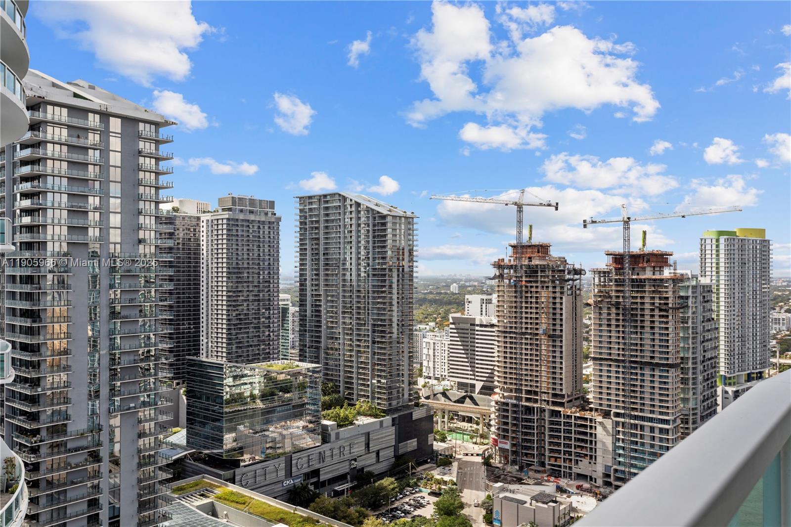 31 SE 5th St #4018, Miami FL 33131
