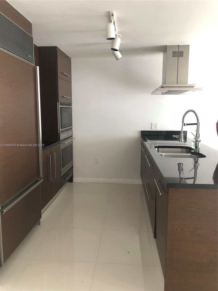 495 Brickell Ave #2907, Miami FL 33131
