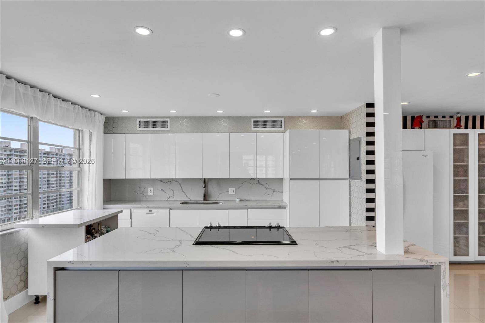 2801 NE 183rd St #1516W, Aventura FL 33160