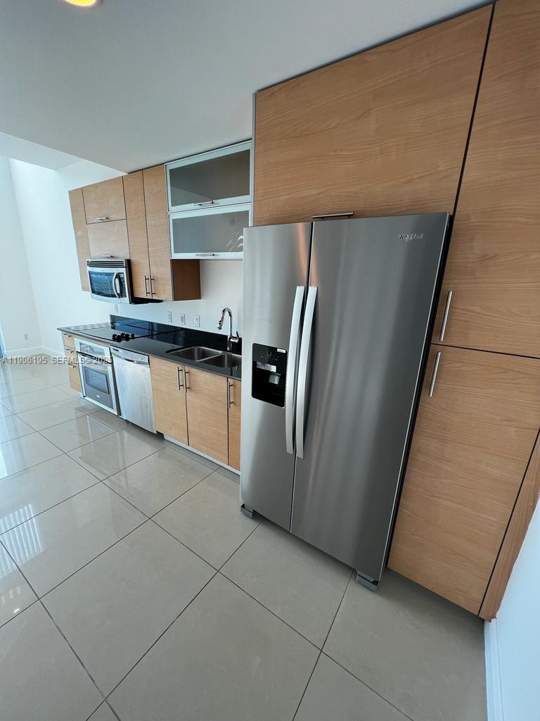 60 SW 13th St #3003, Miami FL 33130