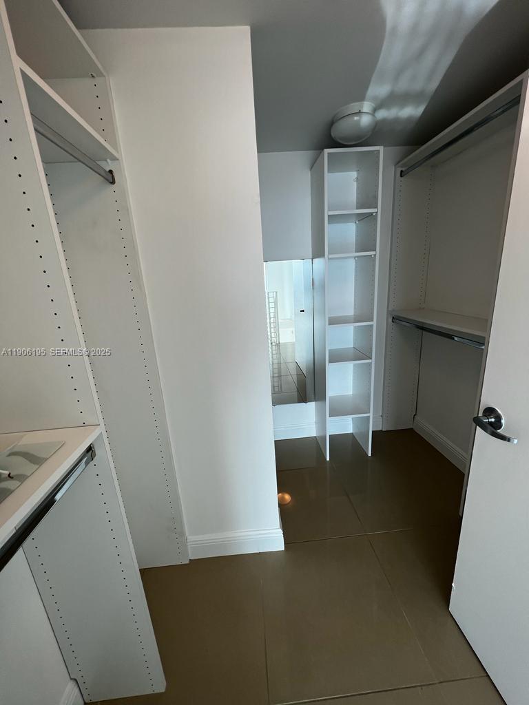 60 SW 13th St #3003, Miami FL 33130