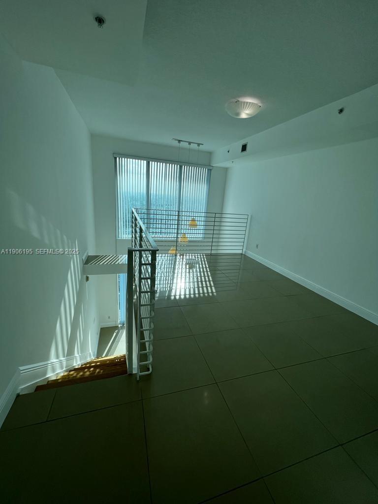 60 SW 13th St #3003, Miami FL 33130