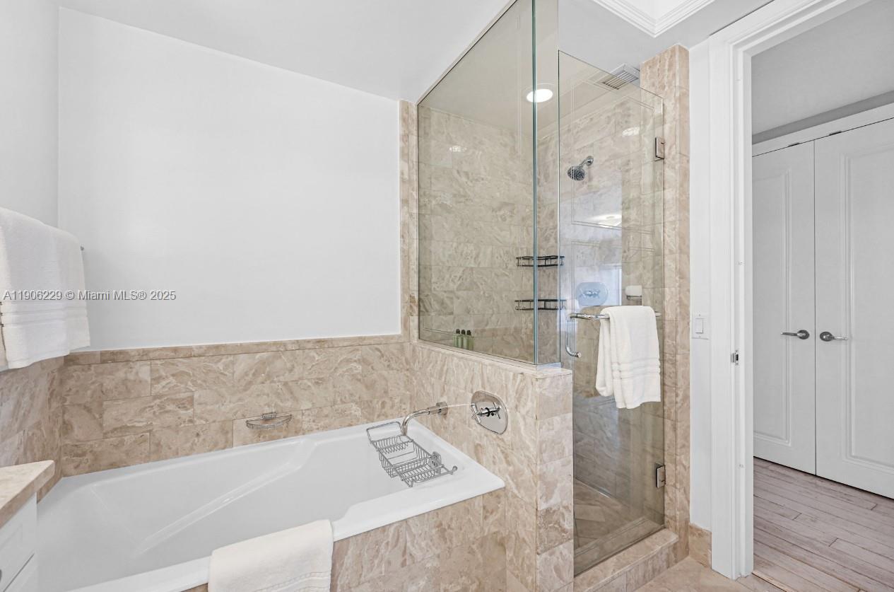 1435 Brickell Ave #3401, Miami FL 33131