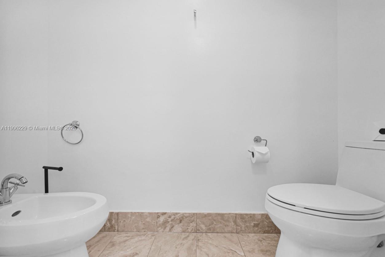 1435 Brickell Ave #3401, Miami FL 33131