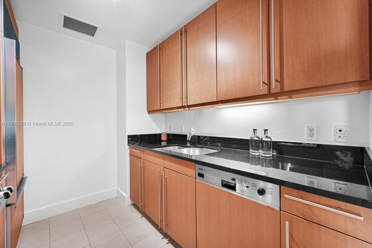1435 Brickell Ave #3401, Miami FL 33131