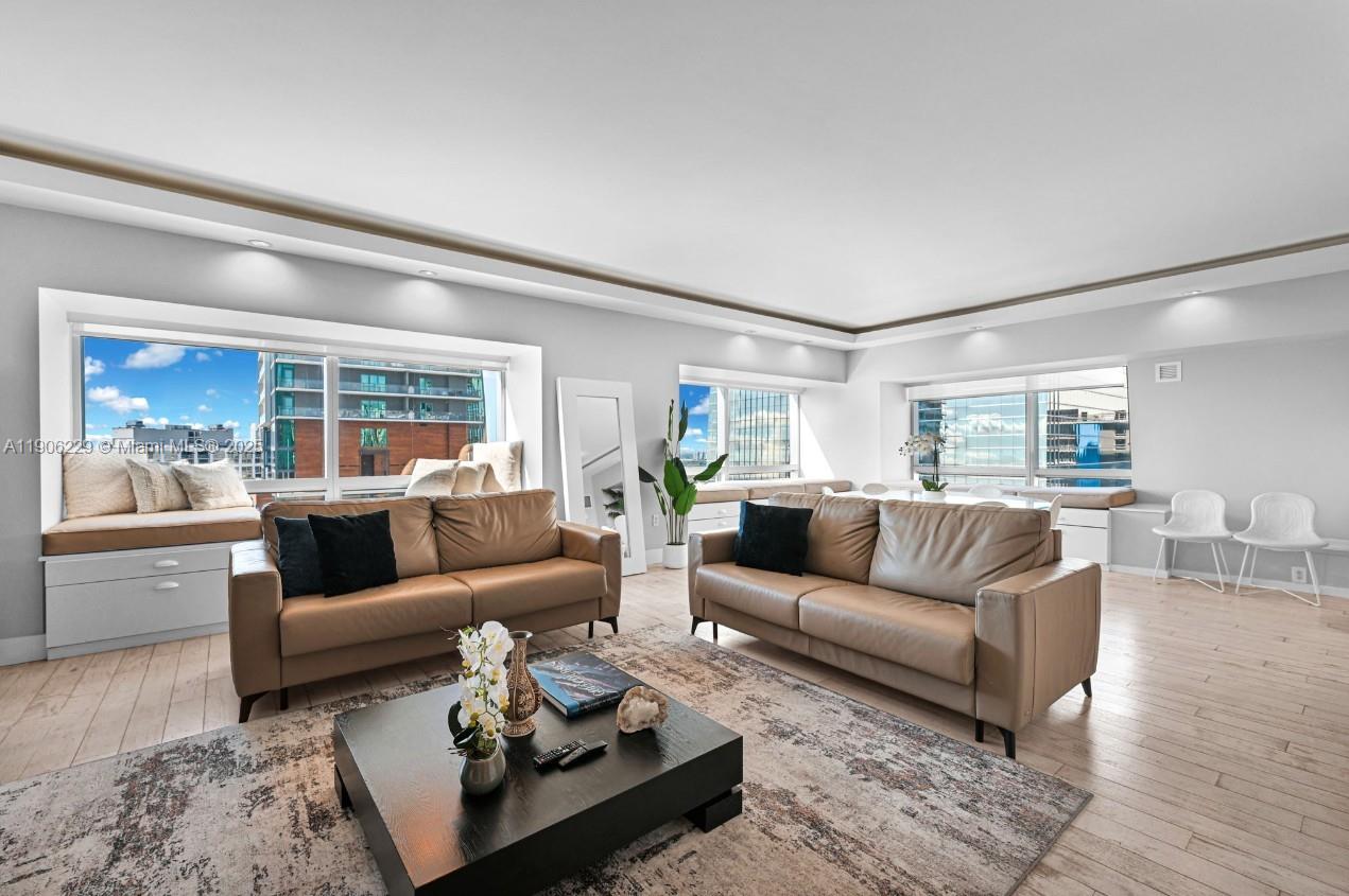 1435 Brickell Ave #3401, Miami FL 33131