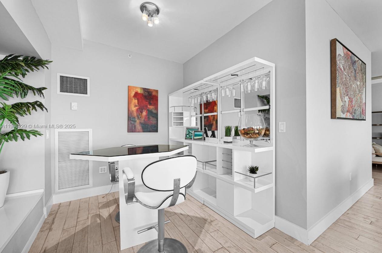 1435 Brickell Ave #3401, Miami FL 33131