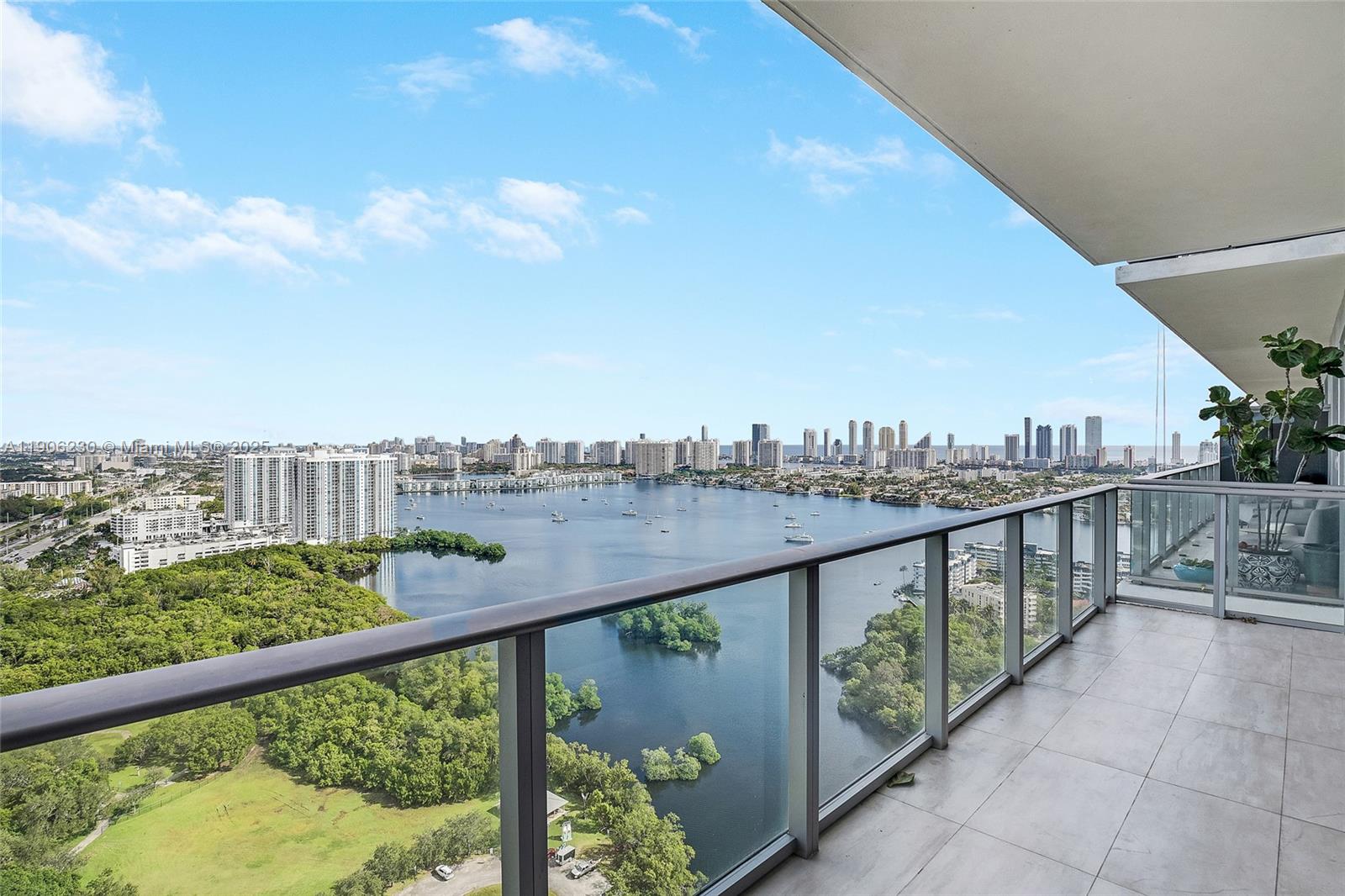 16385 Biscayne Blvd #3202, North Miami Beach FL 33160