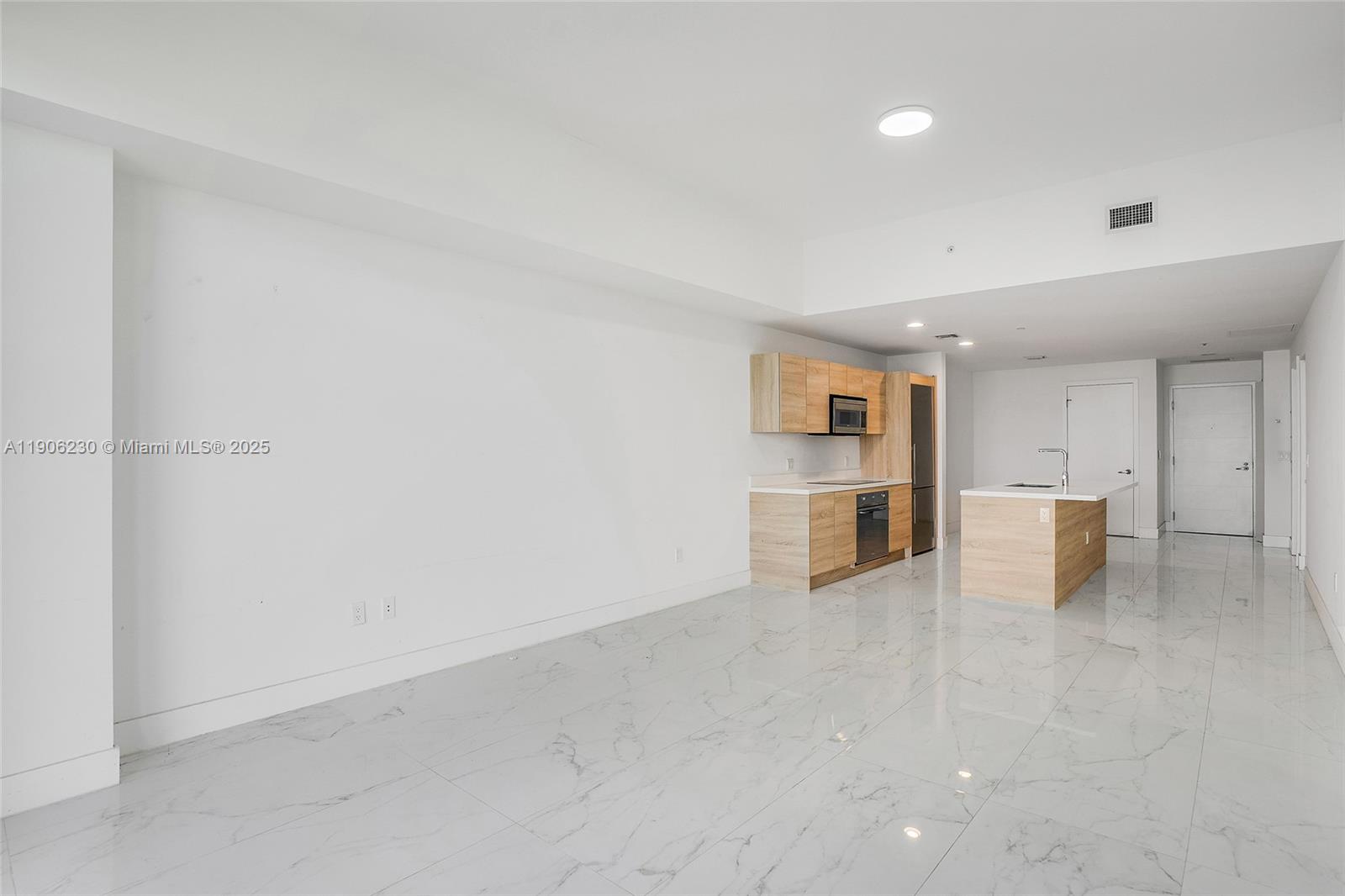 16385 Biscayne Blvd #3202, North Miami Beach FL 33160