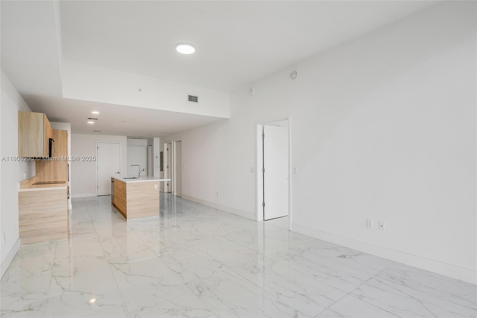 16385 Biscayne Blvd #3202, North Miami Beach FL 33160