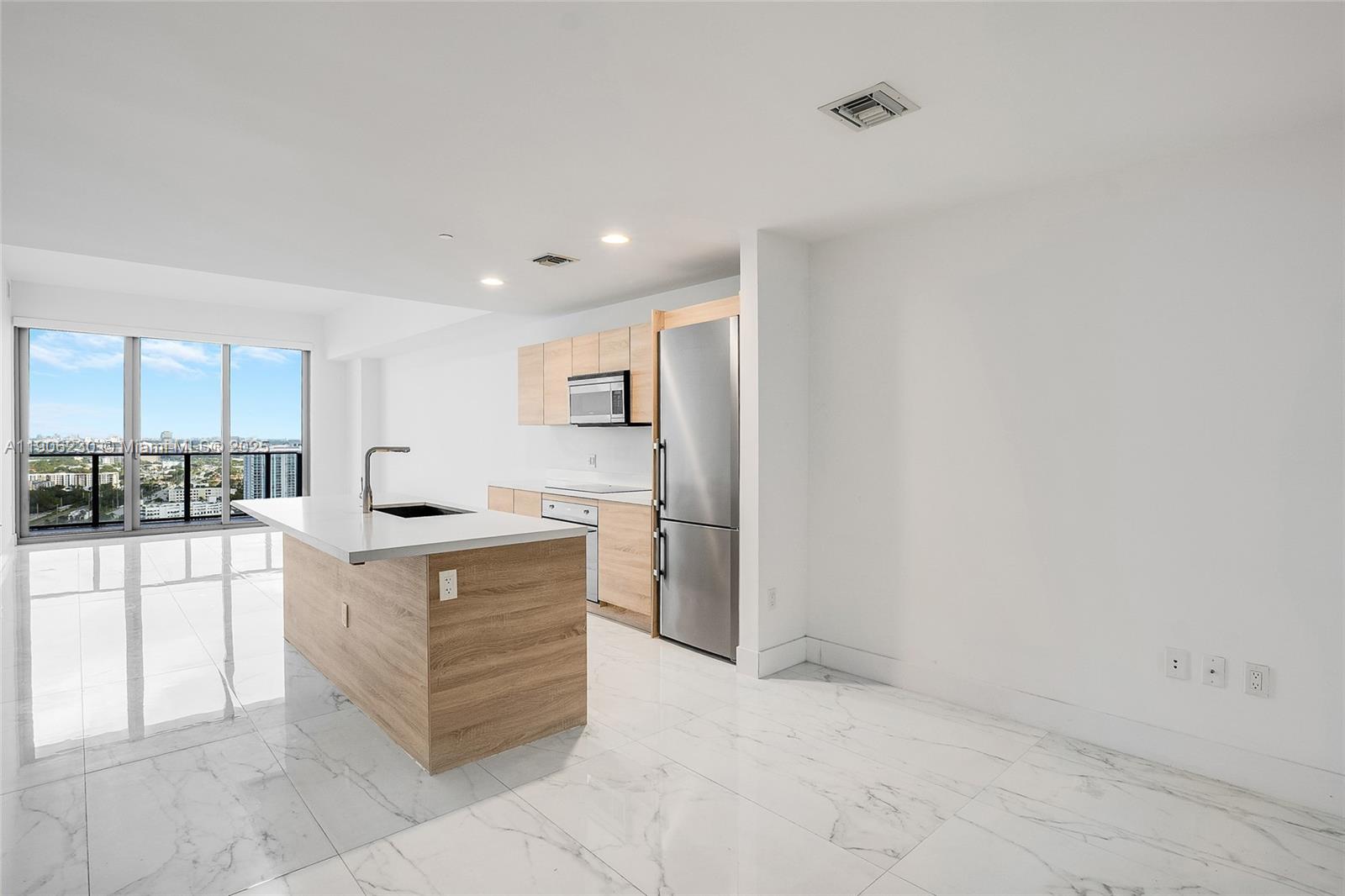 16385 Biscayne Blvd #3202, North Miami Beach FL 33160