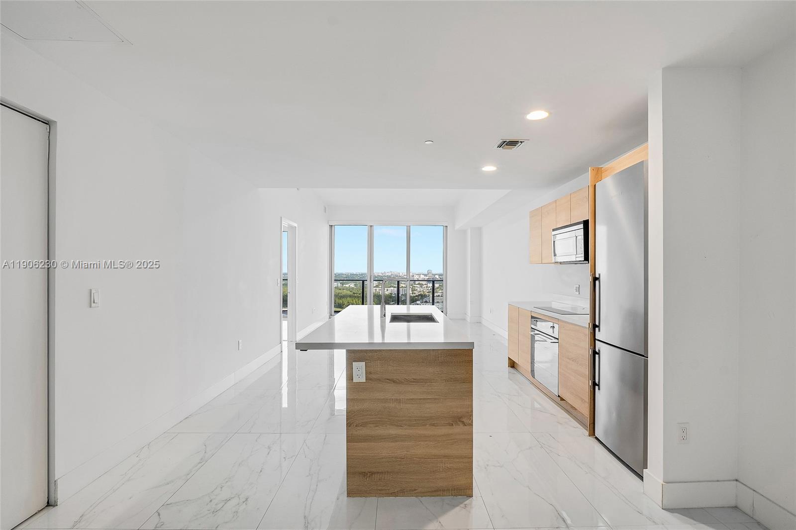 16385 Biscayne Blvd #3202, North Miami Beach FL 33160