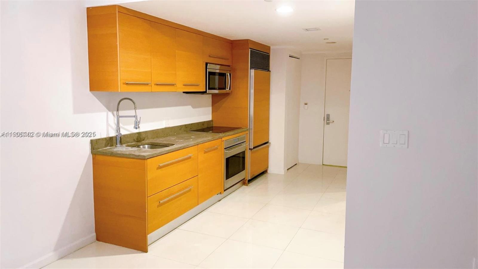 495 Brickell Ave #1606, Miami FL 33131