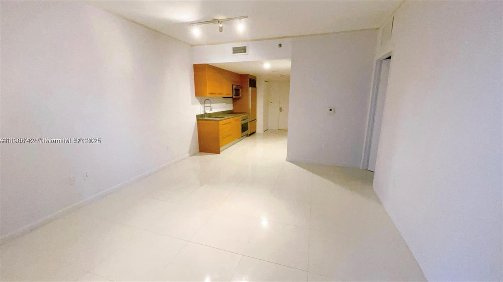 495 Brickell Ave #1606, Miami FL 33131