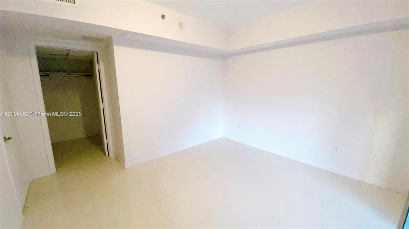 495 Brickell Ave #1606, Miami FL 33131