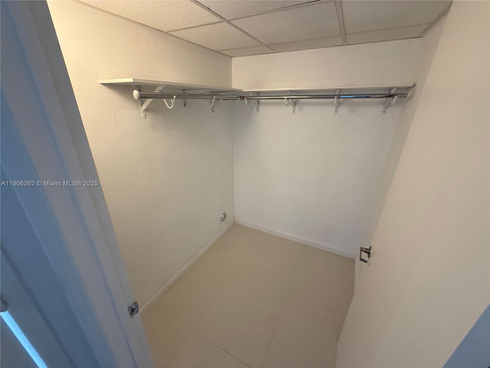 495 Brickell Ave #1606, Miami FL 33131