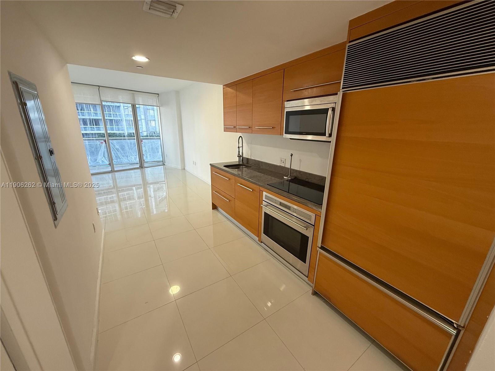495 Brickell Ave #1606, Miami FL 33131