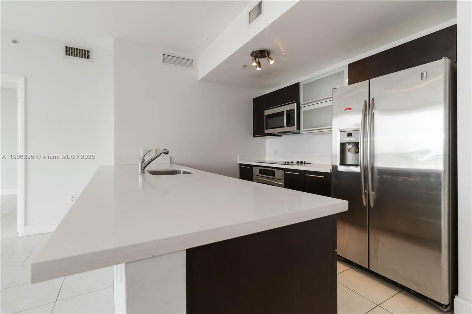 90 SW 3rd St #4305, Miami FL 33130