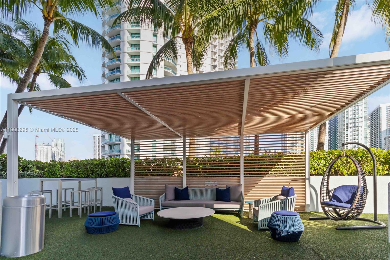 90 SW 3rd St #4305, Miami FL 33130