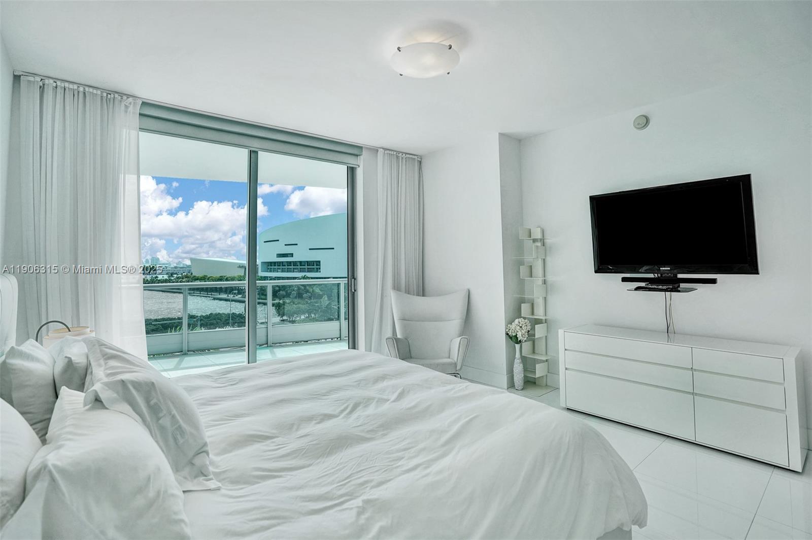 900 Biscayne Blvd #501, Miami FL 33132