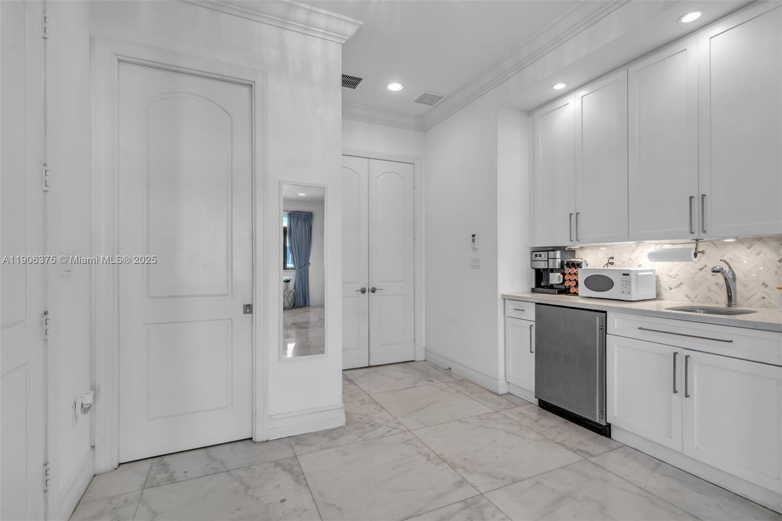 2085 Keystone Blvd, North Miami FL 33181