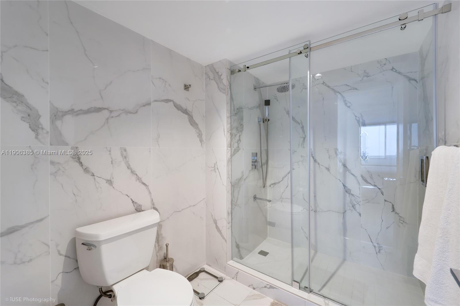 881 Ocean Dr #5D, Key Biscayne FL 33149
