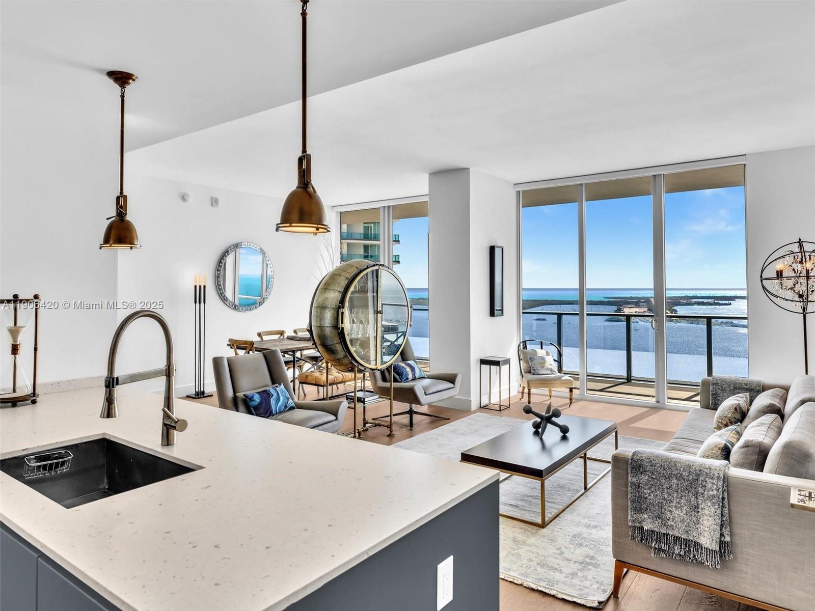 1300 Brickell Bay Dr #4202, Miami FL 33131