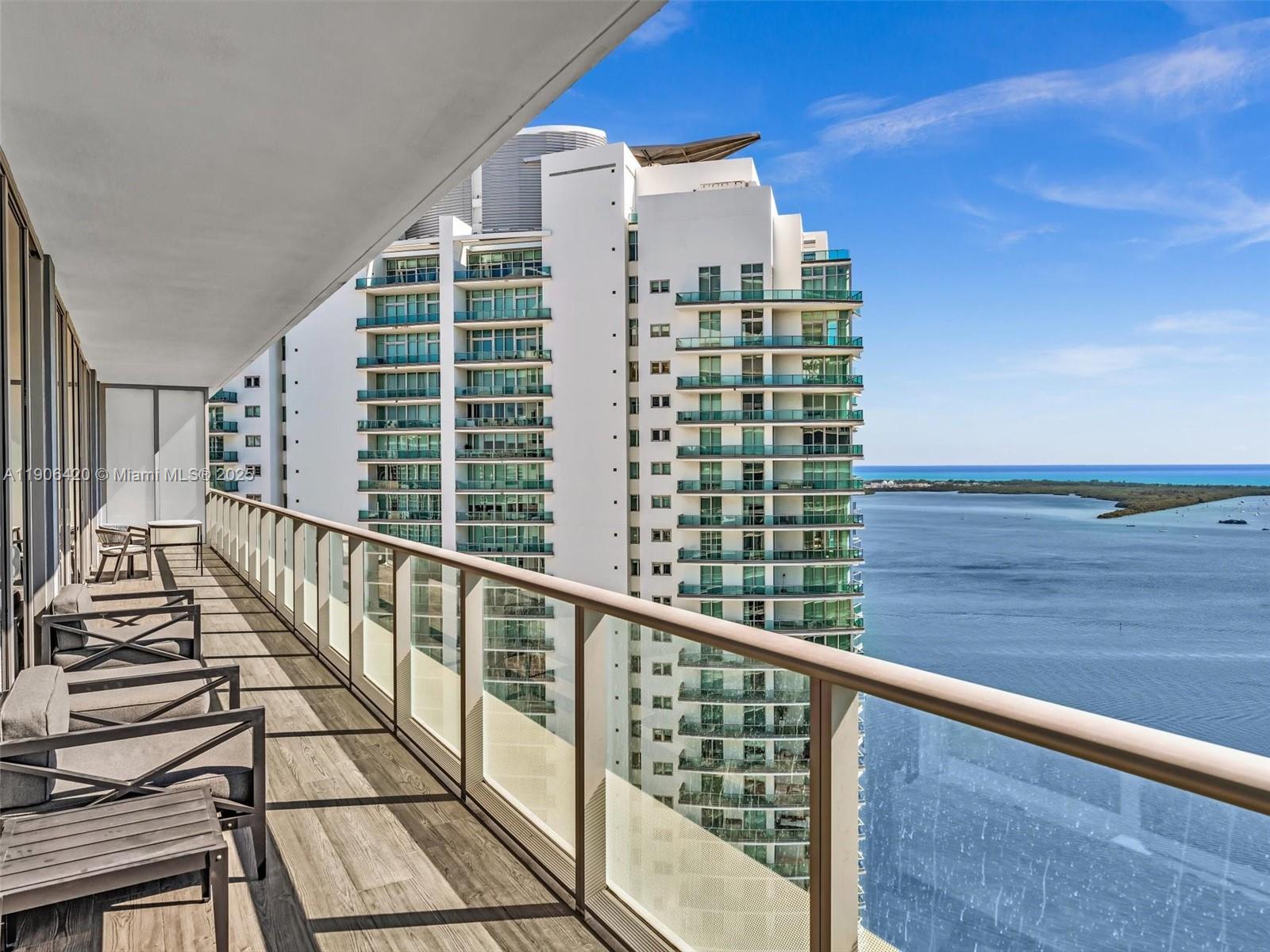 1300 Brickell Bay Dr #4202, Miami FL 33131