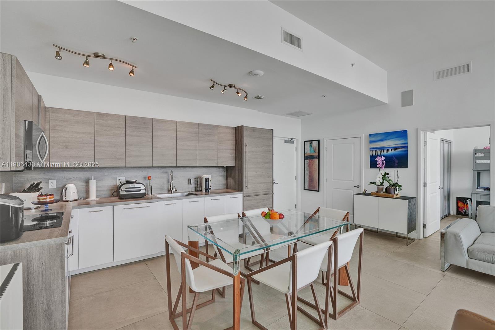 400 Sunny Isles Blvd #116, Sunny Isles Beach FL 33160