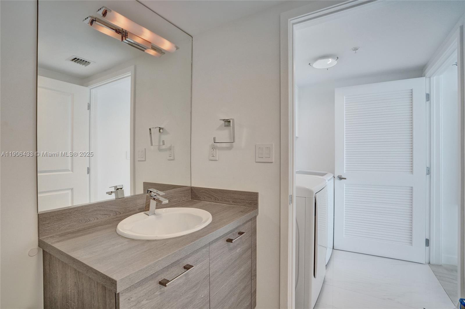 400 Sunny Isles Blvd #116, Sunny Isles Beach FL 33160