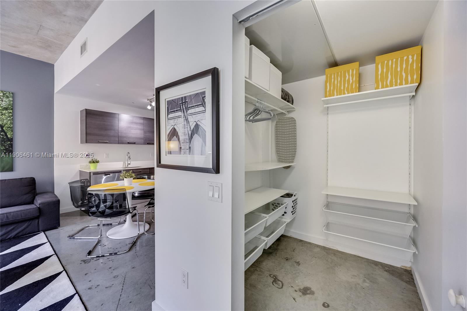 151 SE 1st St #1003, Miami FL 33131