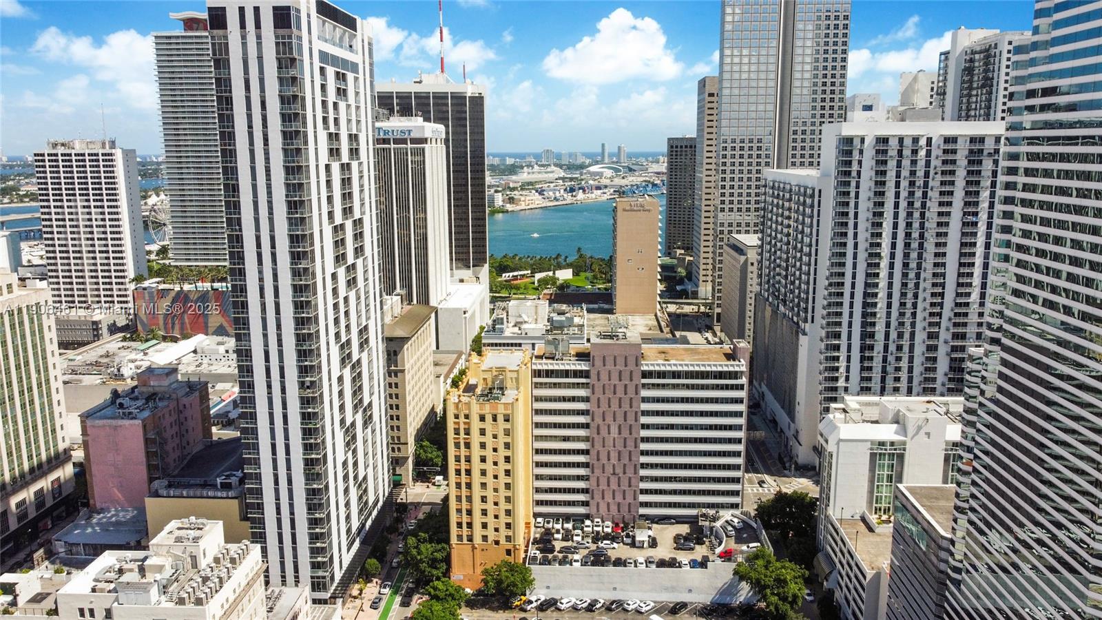 151 SE 1st St #1003, Miami FL 33131