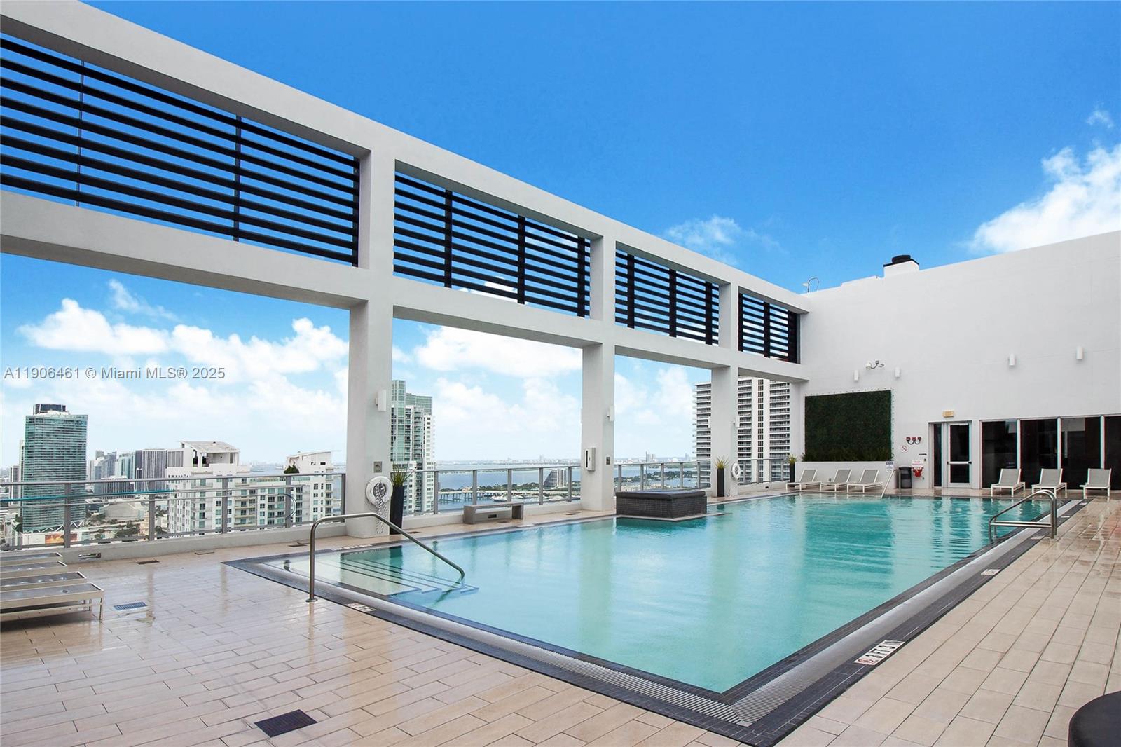 151 SE 1st St #1003, Miami FL 33131