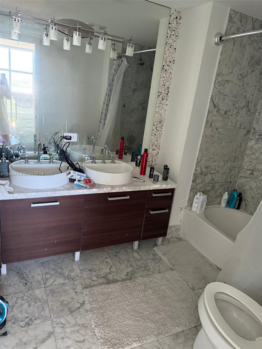 253 NE 2nd St #632, Miami FL 33132