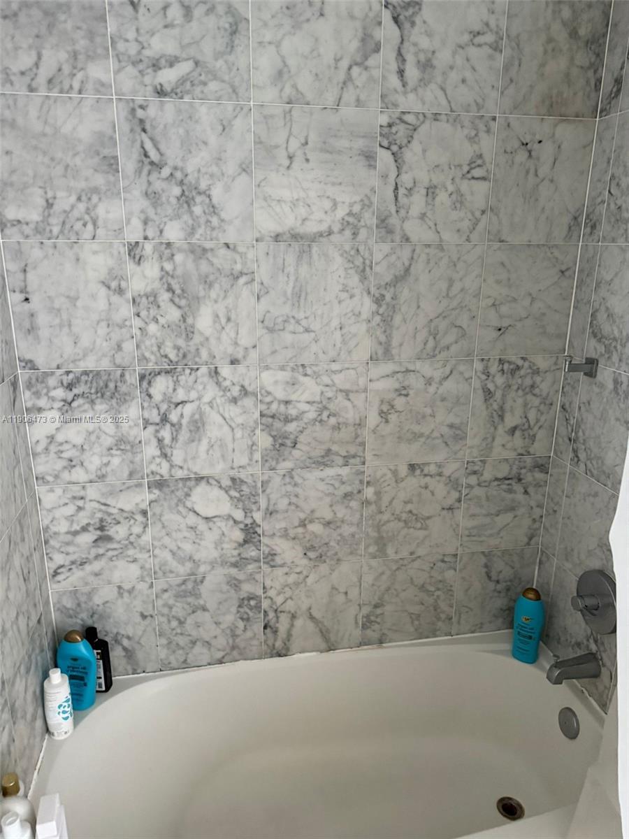 253 NE 2nd St #632, Miami FL 33132